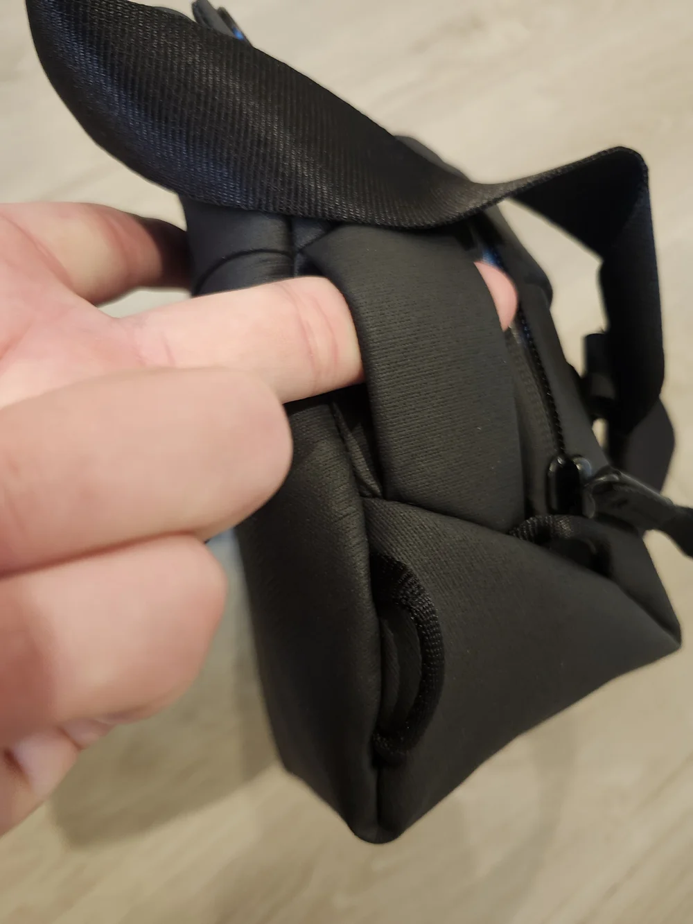 Peak Design Crossbody- Black - Minimal Men's Everyday Bag